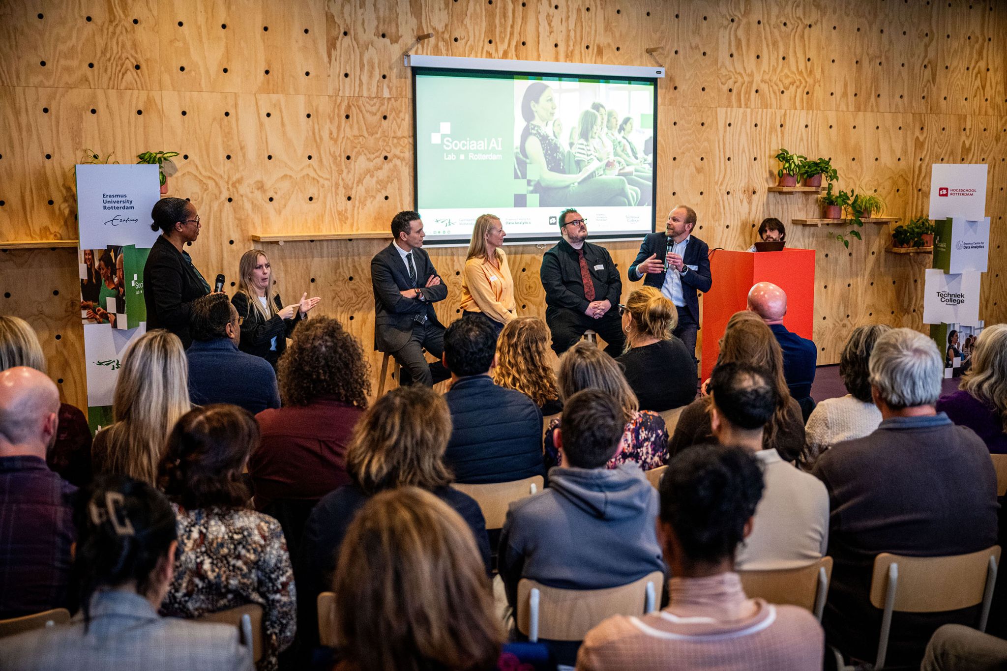 Foto van het event <strong>Opening Sociaal AI Lab & Symposium Verantwoord AI-gebruik</strong>